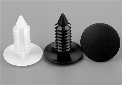 Nylon Rivet Injection Molding. Material：Nylon